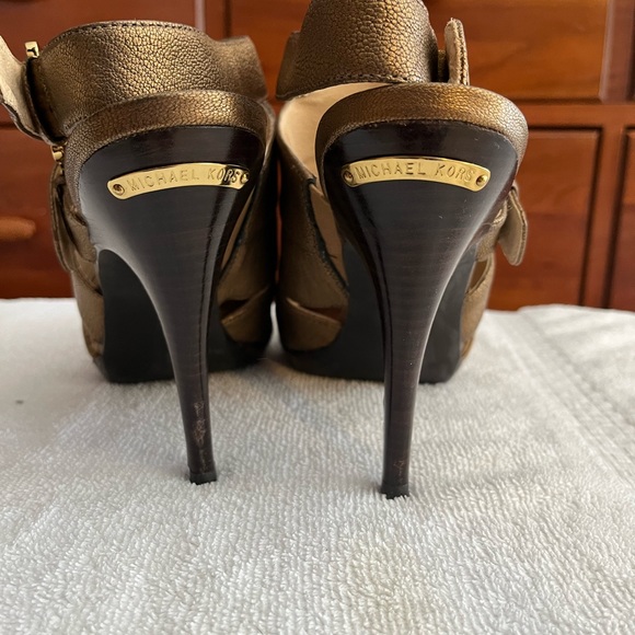 Michael Kors Kincade sandal - Picture 2 of 8